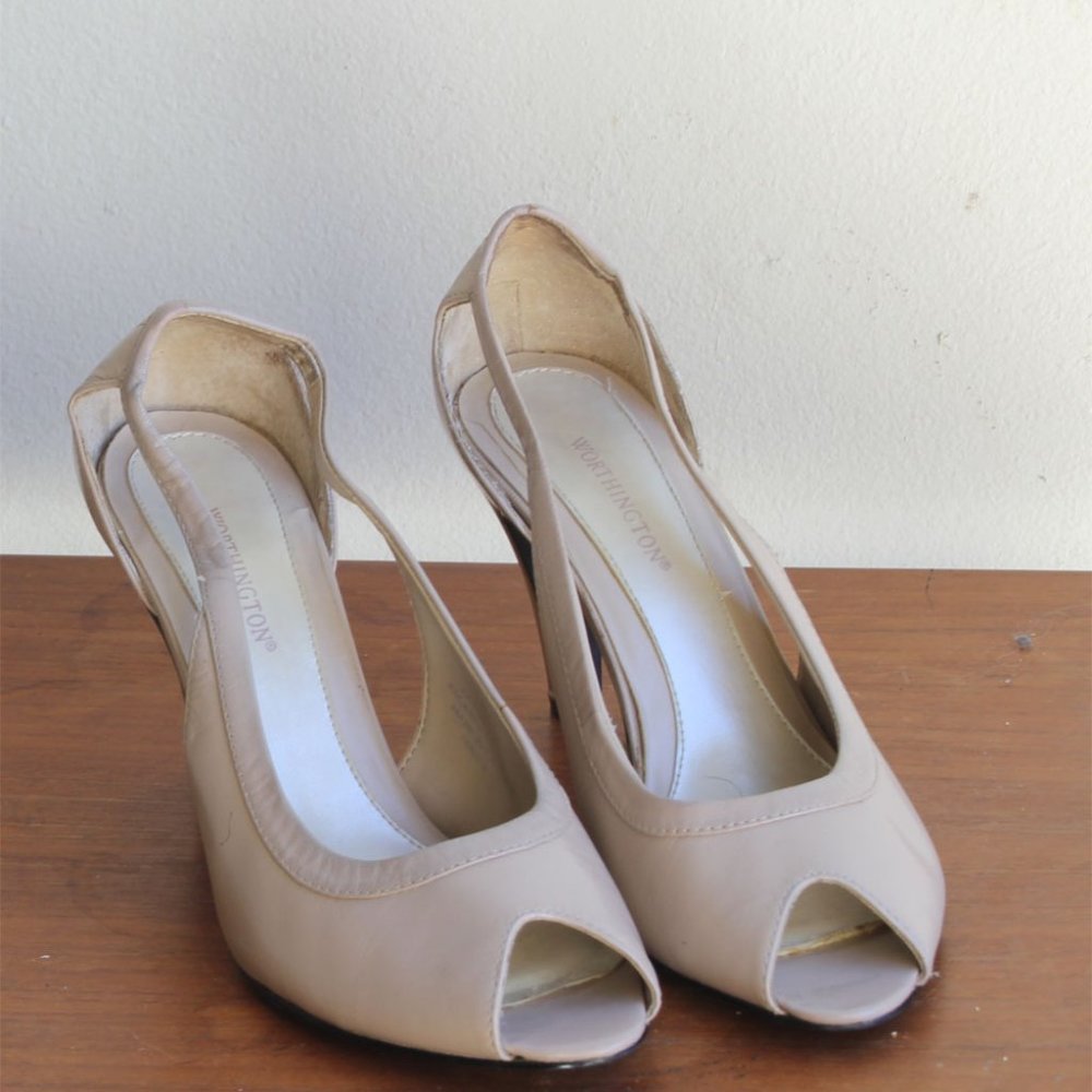 Worthington Beige Leather  Peep Toe Pump US Size 8